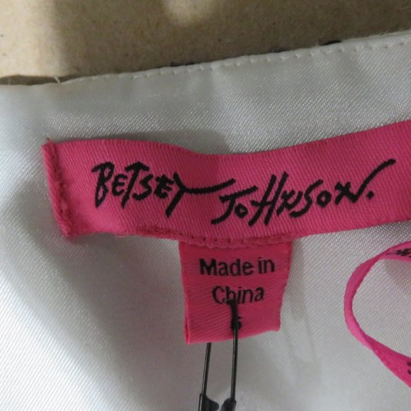 Stunning Betsey Johnson Black Tulle & White Embroidered Strapless Cocktail dress - Picture 7 of 14